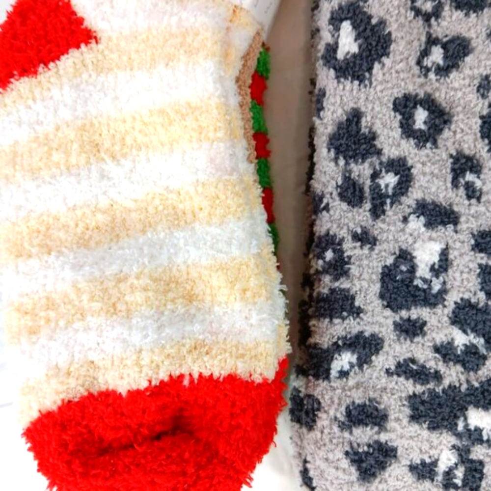 NWT Fleece Cozy Socks 2 Packs 4 Pairs Women's Size 9-11 - Picture 10 of 11